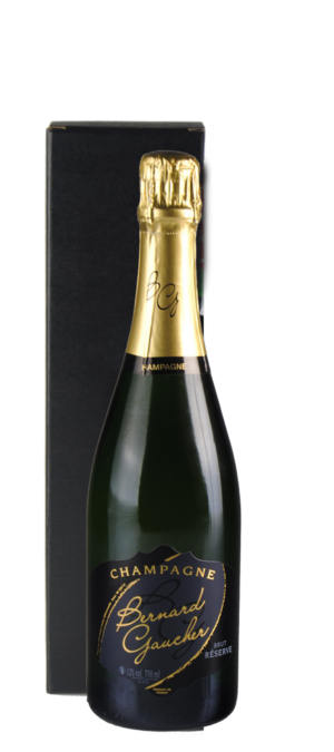 boîte cadeau avec une bouteille de champagne